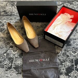 Bruno Magli Women's Tan Leather Heels